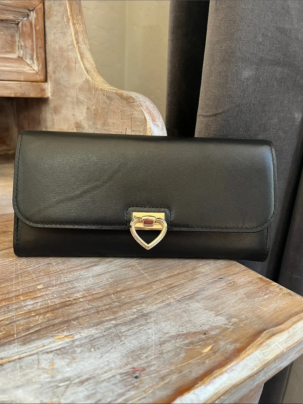 ♠️ NWOT Kate Spade Lovitt Continental Wallet Heart Shaped Clasp Black Leather